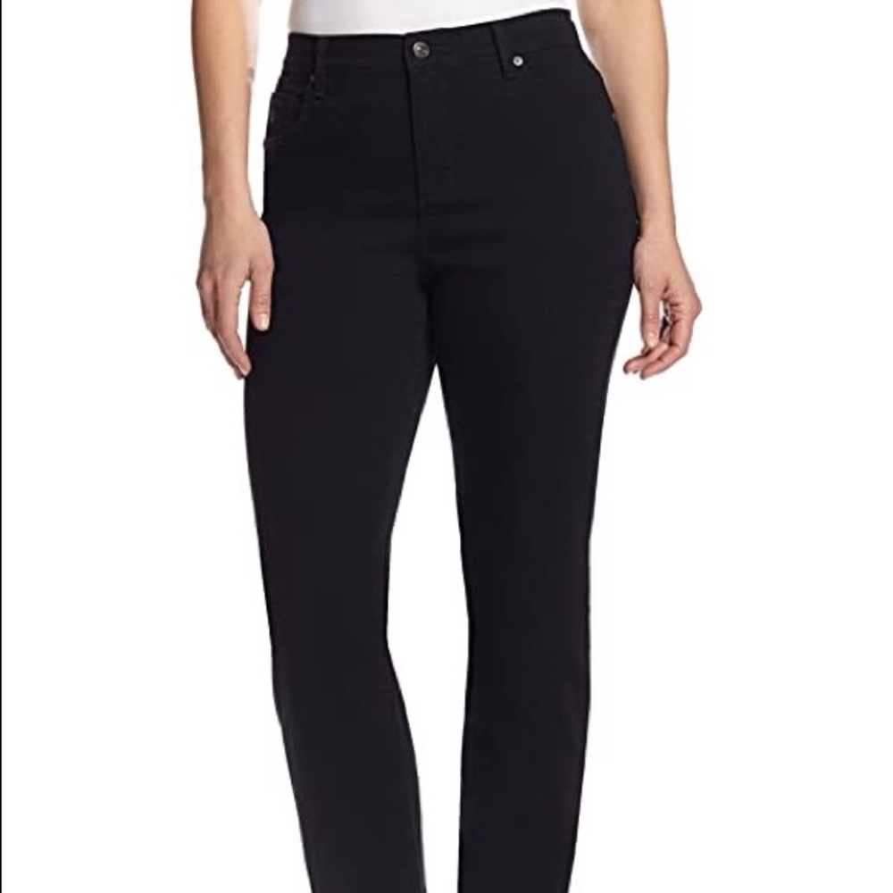 NWT Gloria Vanderbilt Amanda Jeans, Black, size 8